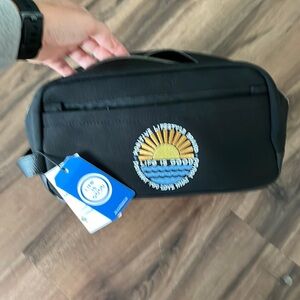 NWT Life Is Good Toiletry Bag, Travel Dopp Kit